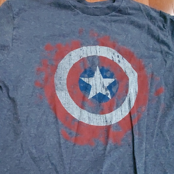 Captain America shirt. Medium - Picture 2 of 2